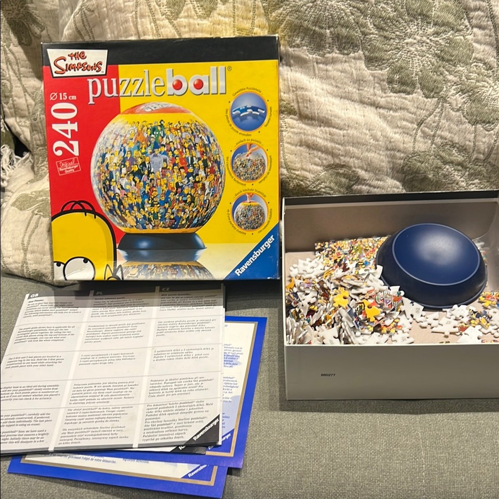 Ravensburger 🔴3/$25! 🔴 The Simpsons Puzzleball 240 piece jigsaw puzzle - Picture 3 of 12